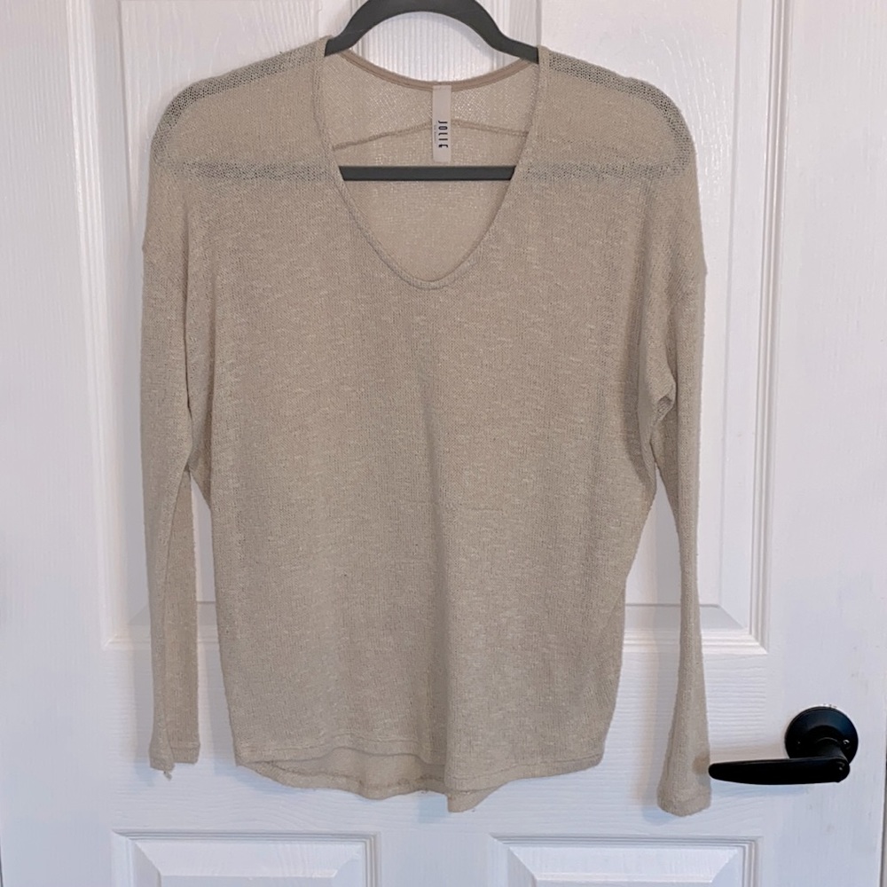 Ladies Sweater, cream Vneck long sleeves, Size small EUC no defects no stains